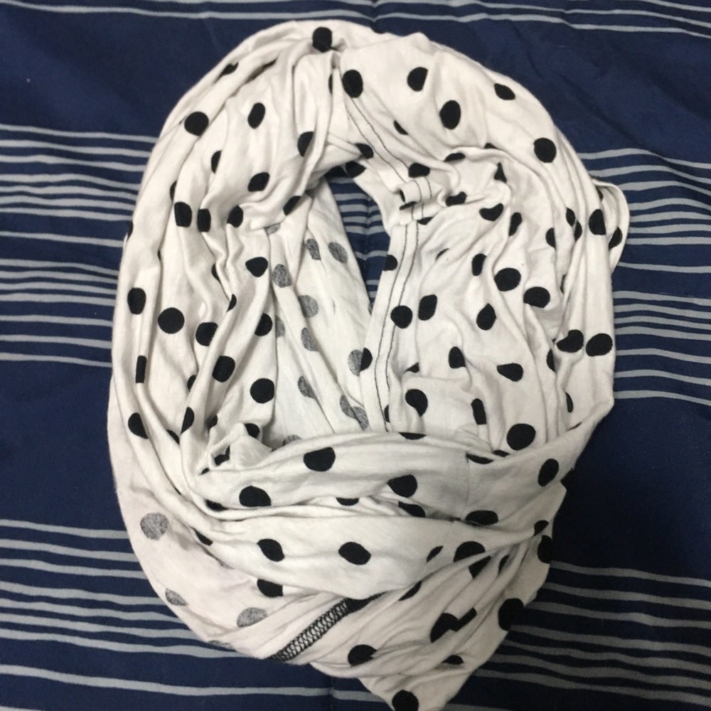 Polka dot nursing scarf